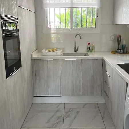 Cristian Sur 46 - Two Bed Daire *